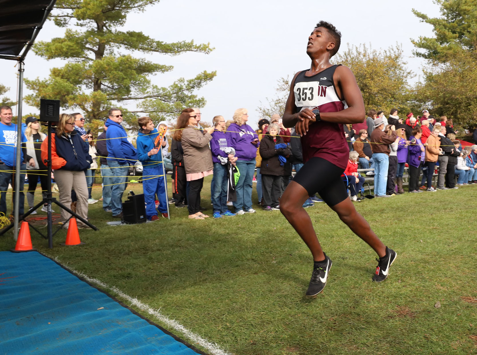 Class 1A boys cross country sectional 20 10.27.18.jpg